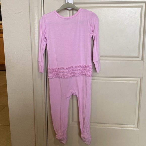 Posh Peanut Ruffle Footies - Picture 3 of 7